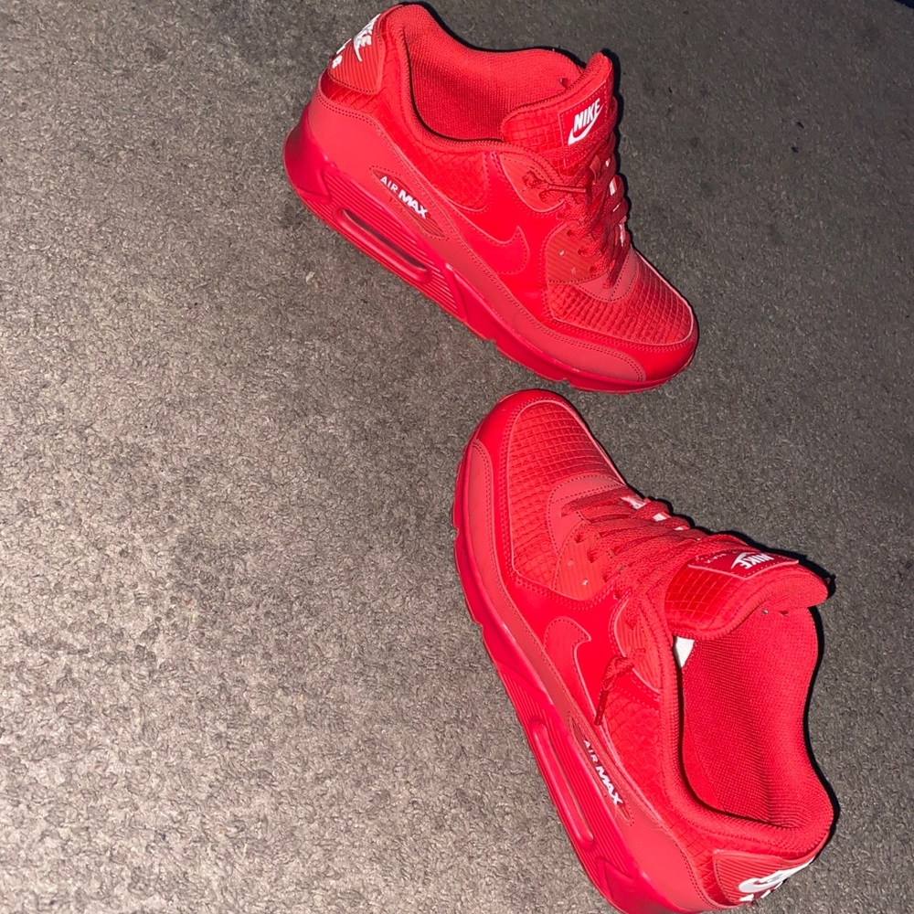 Men Red AirMax’s